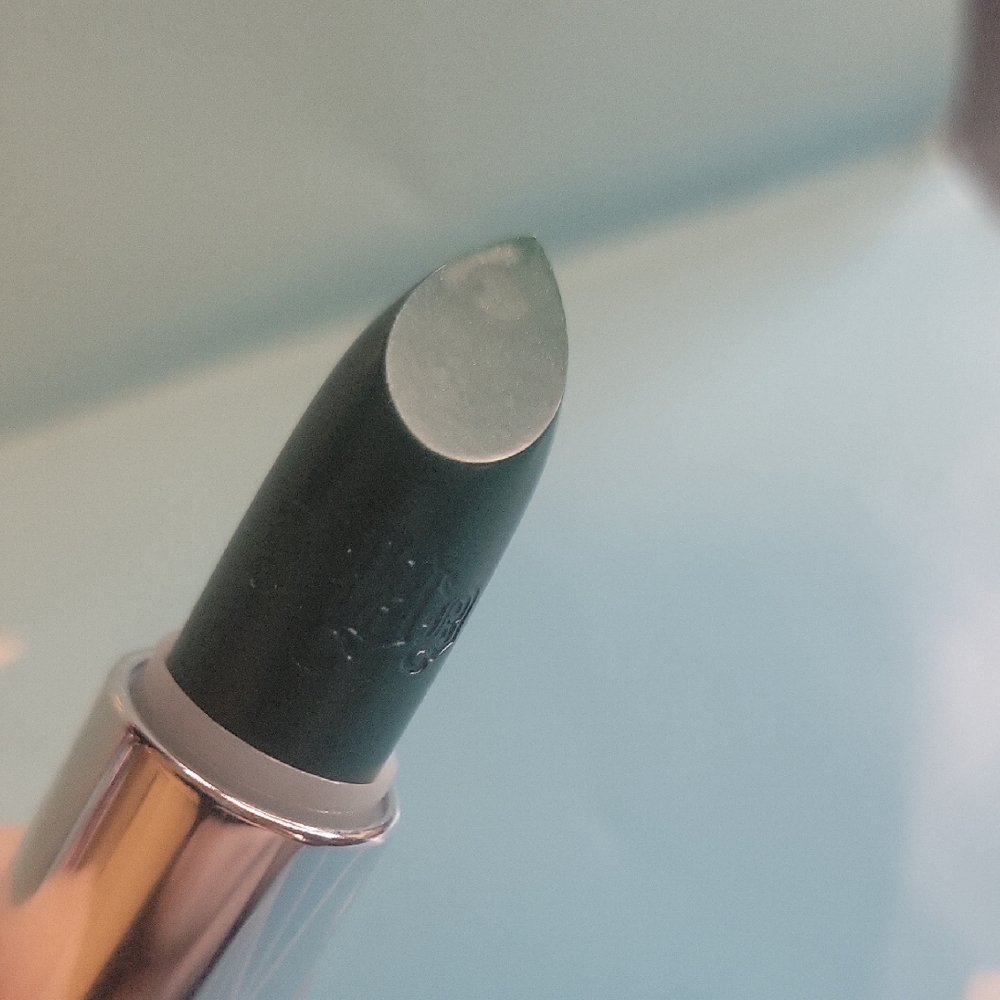 Kat VON d In Play 9